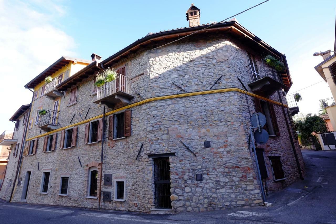 B&B La Corte Suites Salice Terme Exterior foto