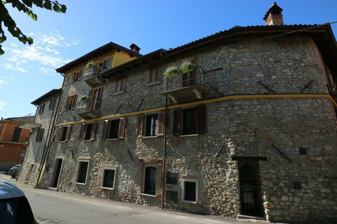 B&B La Corte Suites Salice Terme Exterior foto